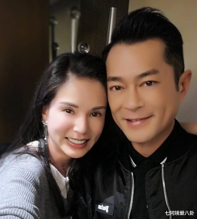 李若彤|“小龙女”李若彤，在离开假富豪男友后，她又走上了另外一条歧路