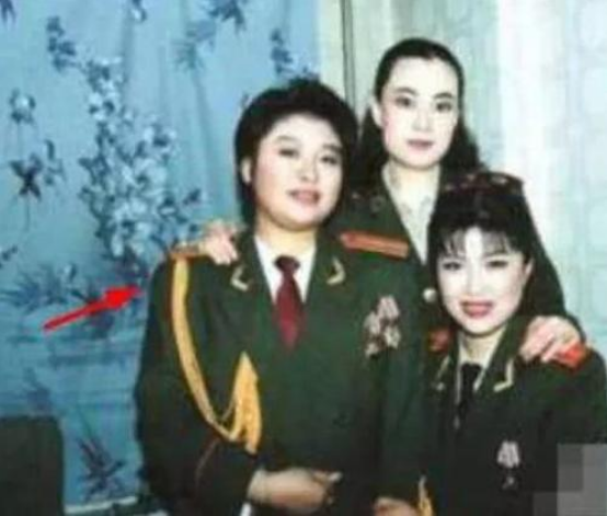 韩红|韩红当年是大学校花？大家以为开玩笑，晒出照片后被惊艳到了