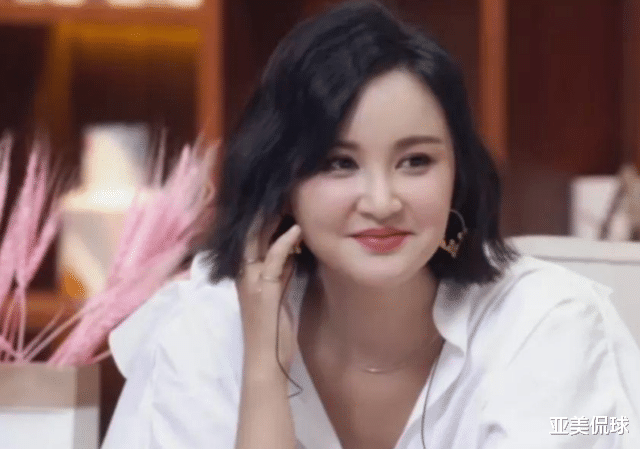 张歆艺|40岁张歆艺减肥成功,体重只有80斤,网友表示:明星只是胖着玩玩