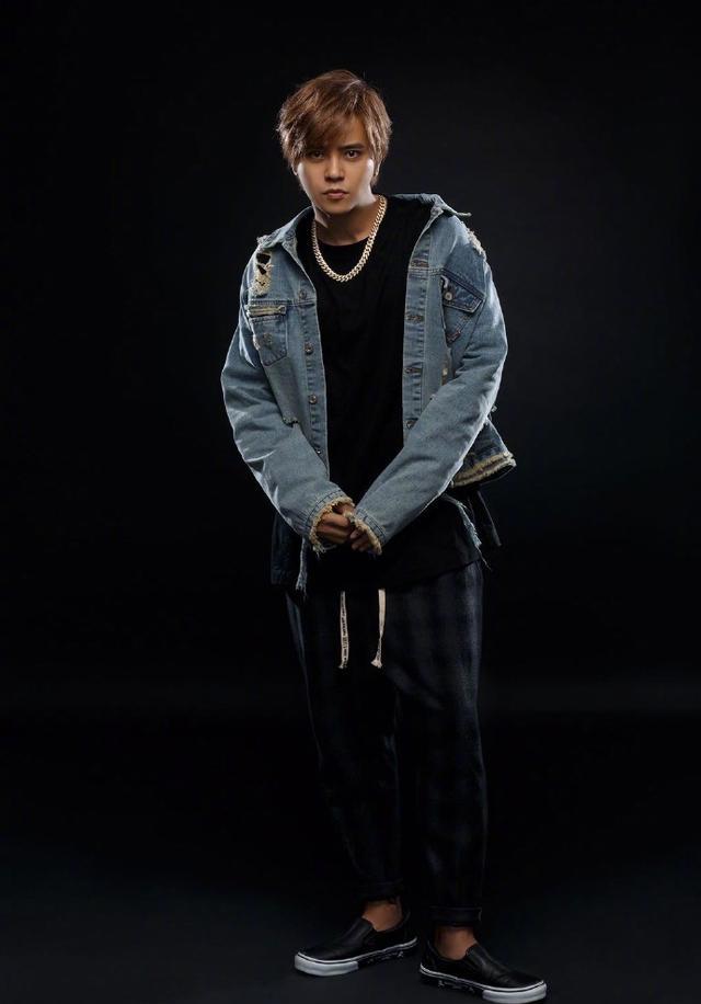 赘婿|罗志祥：跌落神坛仅10个月，如今靠200箱凤梨高调复出，遭全网抵制