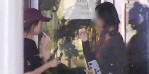 李庚希|“姜泥”李庚希：读美国高中却考不上国内大学，还因抽烟引发争议
