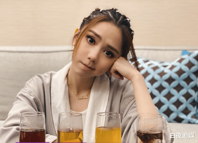 邓紫棋|邓紫棋现实中长啥样？卸掉眼妆判若两人，粉丝差点都没认出来