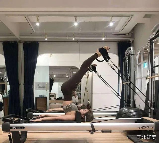 伊能静|52岁伊能静看起来像是95后，看了她的生活习惯，“活该”她那么瘦