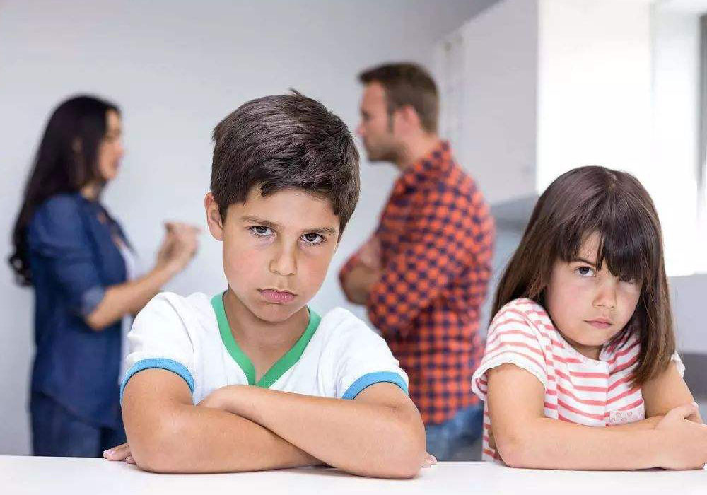 90育儿|孩子10岁前,这些“不正当”行为要制止,父母别再误认为是双商高