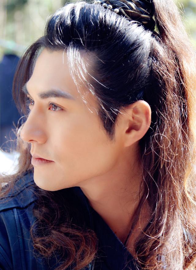 严屹宽|严屹宽翻车事件告诉我们：哪怕你是古装男神，也有坐吃山空的一天