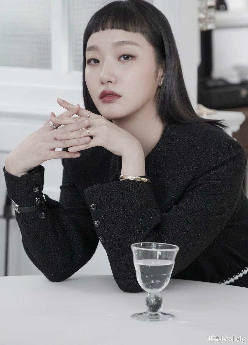 金高银 不仅是单眼皮女神，金高银私下更是保养达人，还靠这招瘦身8kg