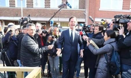 90后宝妈经验|别想了,ASML的EUV光刻机不会来了! 美媒:出口许可已被荷政府扣下