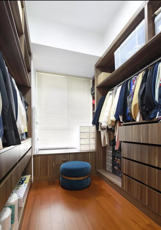 115㎡美式轻奢住宅，沉稳华丽大气，还有这么大的衣帽间