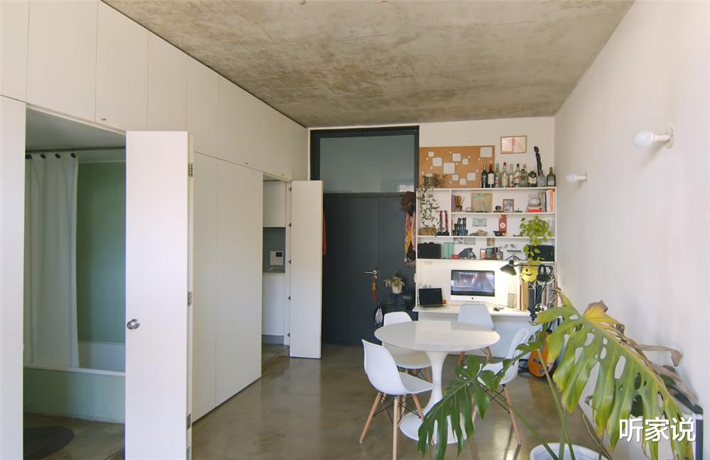 他买下32㎡小家，将卧室厨卫“藏”在壁橱里，面积虽小却井然有序