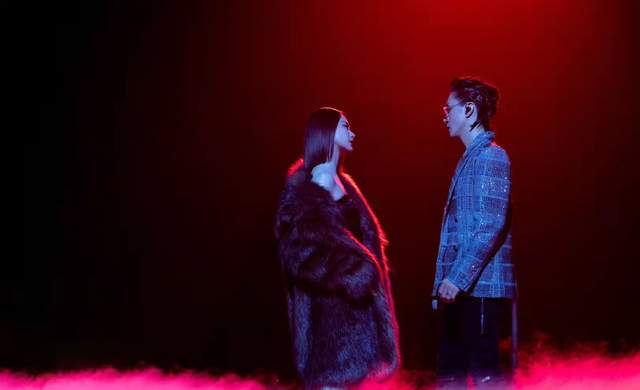 中国国际进口博览会|《哥哥》结束后成员首聚餐,赵文卓张淇紧搂娇妻,李承铉独自现身