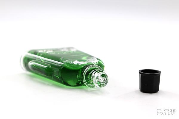 风油精|把风油精滴在肚脐上，真的能养生吗？小小一瓶风油精，用处却不少