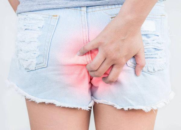 排便|大肠开始癌变时，“便便”会有3种表现，排便时，要多留心一下