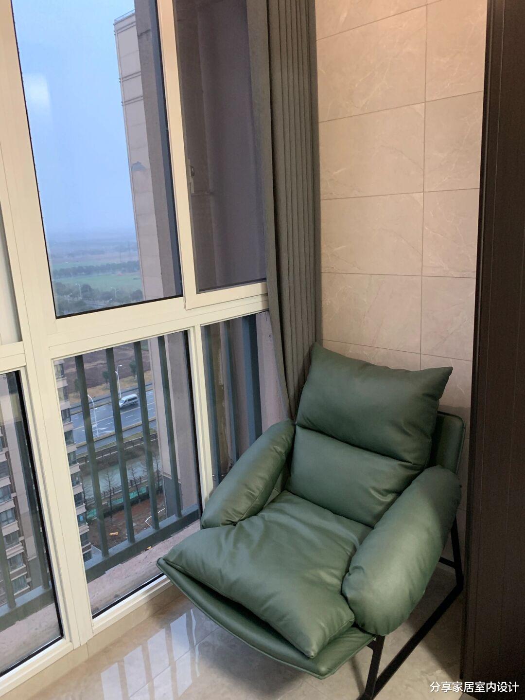 小三房终于乔迁入住，石膏线条做电视墙很喜欢，新生活很幸福！