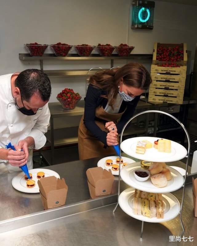 里尚七七|凯特与网球名宿现身温网,穿万元大牌似戴妃翻版,哈里来了变高调