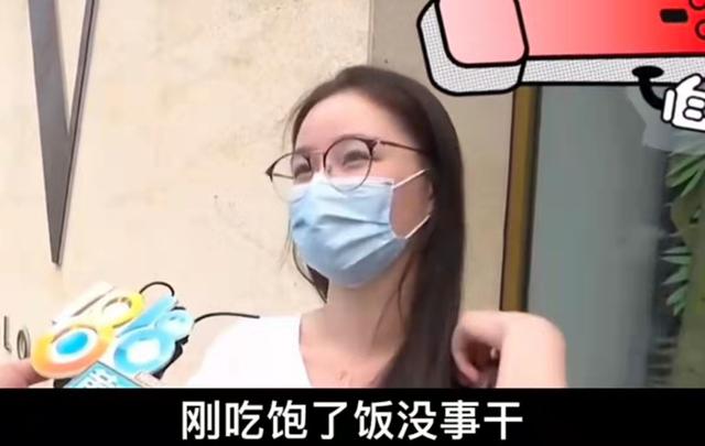 杭州4名年轻女孩KTV唱歌,邀请1名帅气男模一起玩,付500元引纠纷