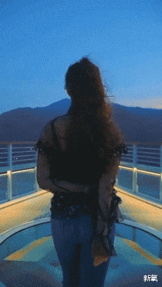 杜华|娱乐圈新晋换头宝,从眼睛到下巴都是整的,只有头发是真的