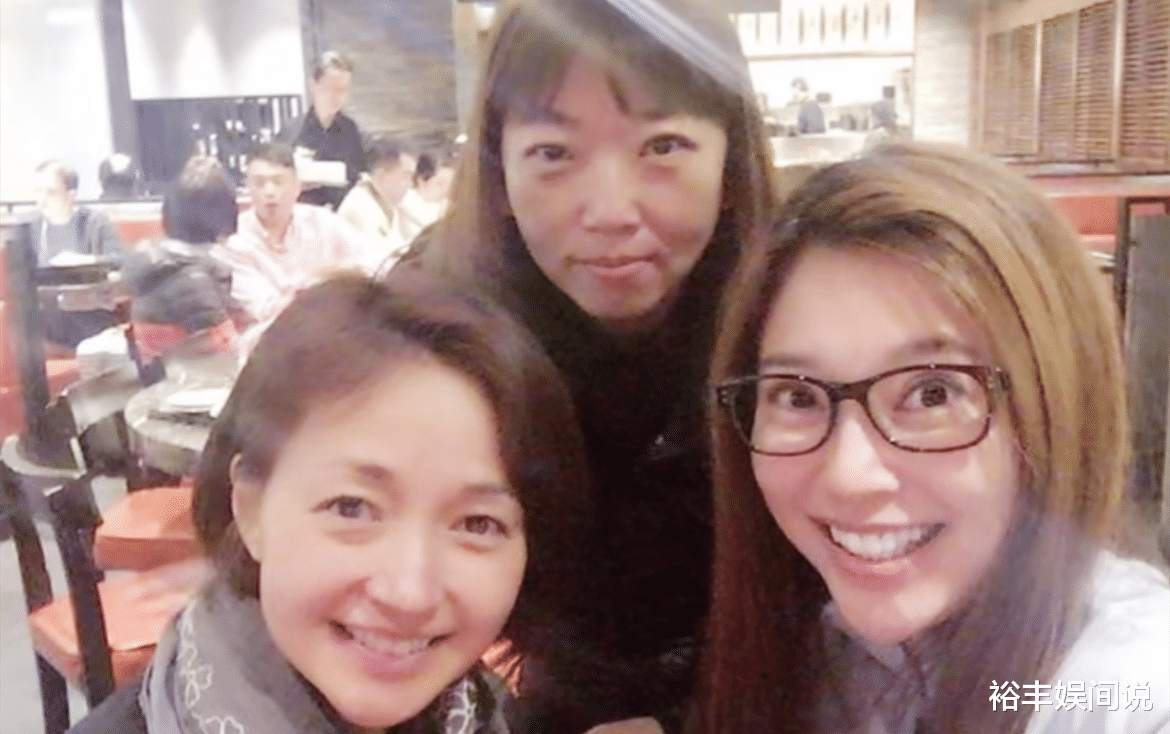 傅明宪|“郭芙、郭襄”罕有同框，51岁傅明宪仍显年轻，李绮红变化大