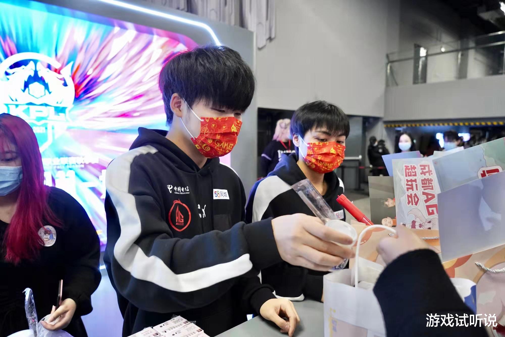 ag战队|谁才是AG真正人气王？久诚压制一诺，Cat居中，初晨和啊泽垫底！