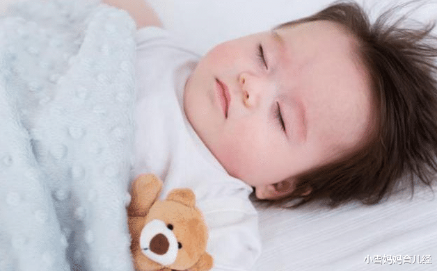 小雪妈妈育儿经|孩子有这些睡眠坏习惯,身高发育可能会落后同龄娃一大截,要留心