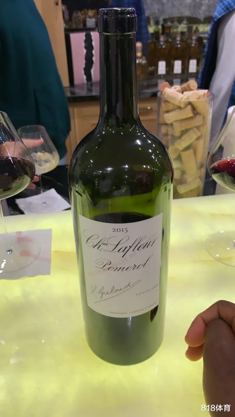 |拒绝钓鱼! 詹皇晒休赛期消磨时光: 品红酒+看电影