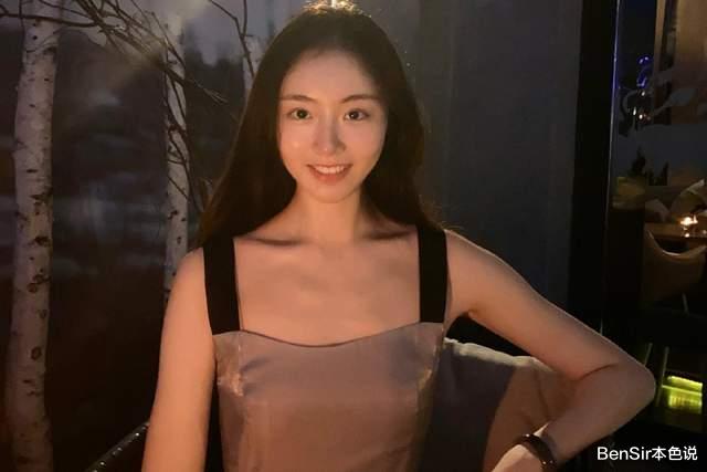 仲小萍|仲小萍：因儿子感情变故住进了医院，她的过往是一个贤妻良母的史诗