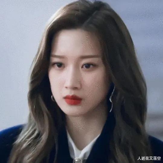 文佳煐|“初恋系女神”文佳煐：10岁出道精通三国语言，颜值更是令人羡慕