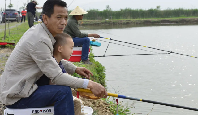 |夏季野钓，灵活多变，因鱼施钓