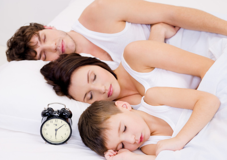 男孩养育记|孩子分房睡，又难又重要？遵循5个小技巧，辩证3种伪科学