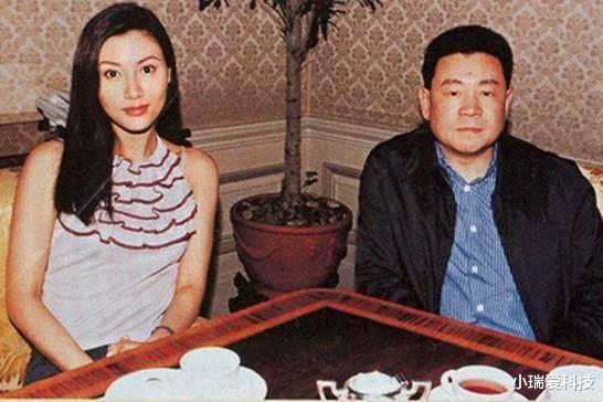 周慧敏|“玉女掌门人”周慧敏：就这样改写了命运，我们都被她的外表骗了