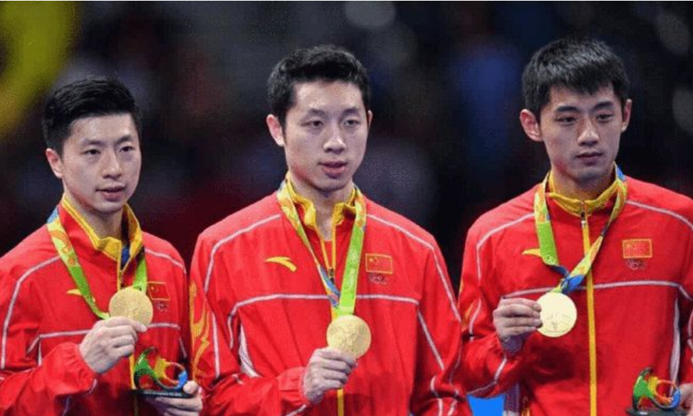 张继科|张继科与美女出游被拍！一起打高尔夫同回酒店，独处3天举止亲密