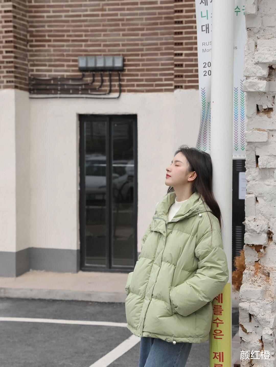 颜红橙 降温后穿“羽绒服”更暖和,这些基础款单品值得借鉴,保暖又洋气