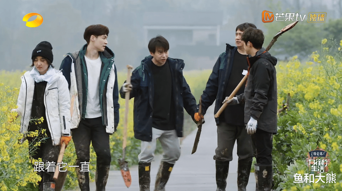 张艺兴|师徒过招！张艺兴将避嫌做到极致，高情商的黄磊也差点圆不过来！