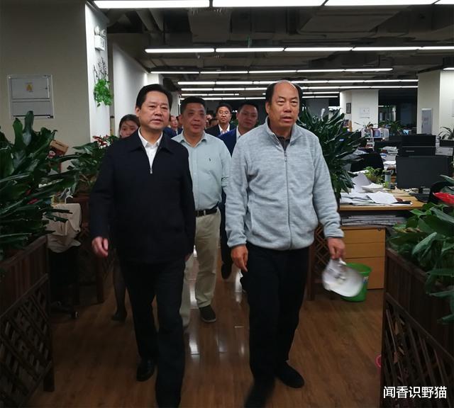 江宁|他靠房地产发家致富，手里的土地价值2万亿，女儿还是中国女首富