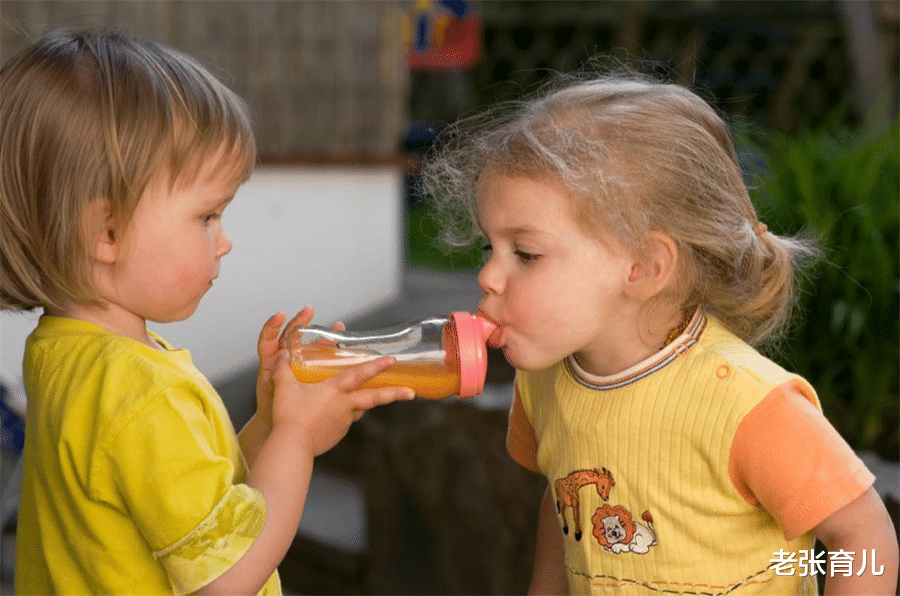 老张育儿|孩子在外被欺负,为何不愿告诉父母?多半有两个原因