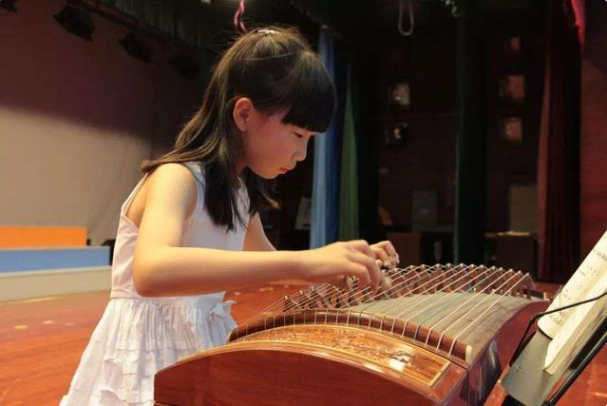 Ainee妈咪|兴趣班存在鄙视链，钢琴因“烂大街”被嫌弃，高尔夫、马术受欢迎