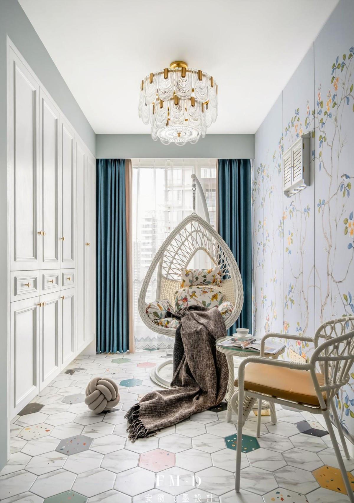 入户带院子，改阳光房做下沉式设计，封顶、分区，比传统院子实用