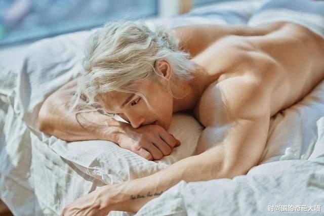 童颜|真人版凯瑟掉落人间，童颜肌肉型男，活脱脱像一位二次元美男