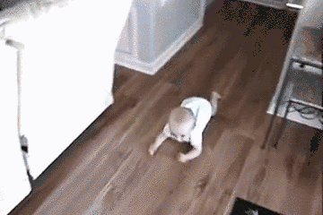 拖地时闻到一股“腥味”?教你正确做法,地板锃亮不落灰,学到了