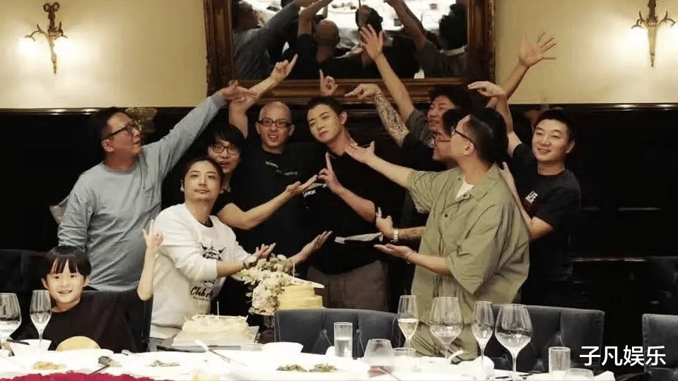 张哲瀚|霍尊发朋友圈回应，拒不承认自己所做的一切，群成员曝光