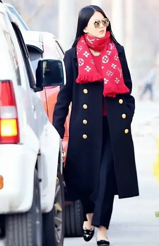 郑秀晶|李湘高调逛花市，太飒了！这才是离婚后的女人应该有的样子