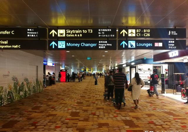  飞机转机住宿是免费的吗？