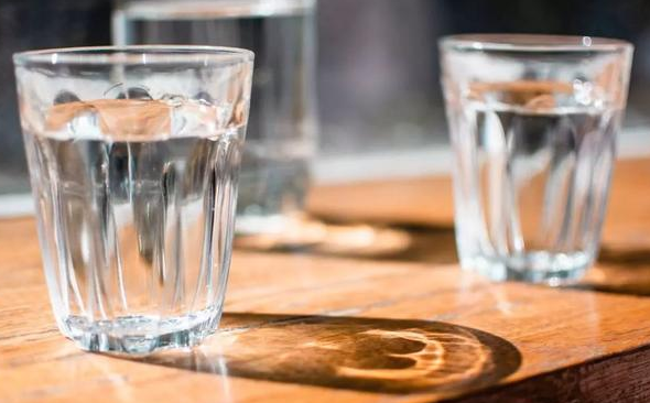 医生|吃一次等于10袋盐，很多人戒不掉，医生怒斥：无知，都是自毁甲状腺