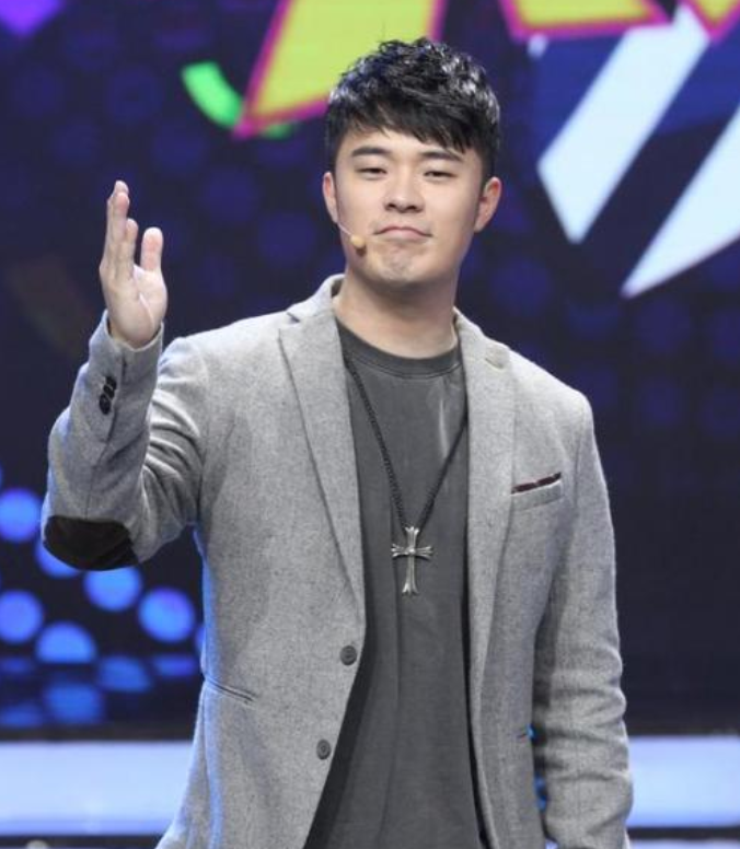 杨幂|37岁姚笛无戏可拍，身材走样，如今老成了大妈