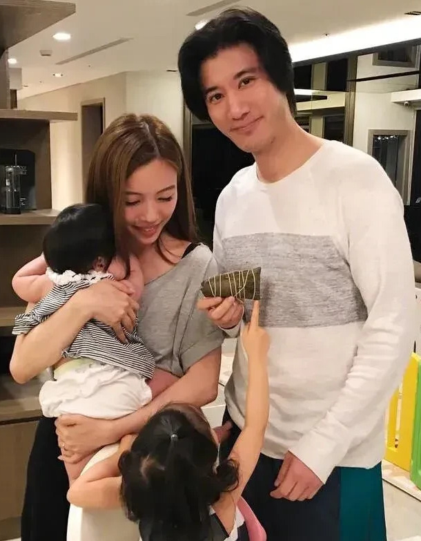 王力宏|王力宏“塌房”，7个女人与之相关！有人因祸得福，有人雪上加霜！