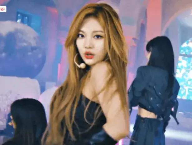 sm|SM艺人假唱被批？实力如何；定延为何突然增肥？