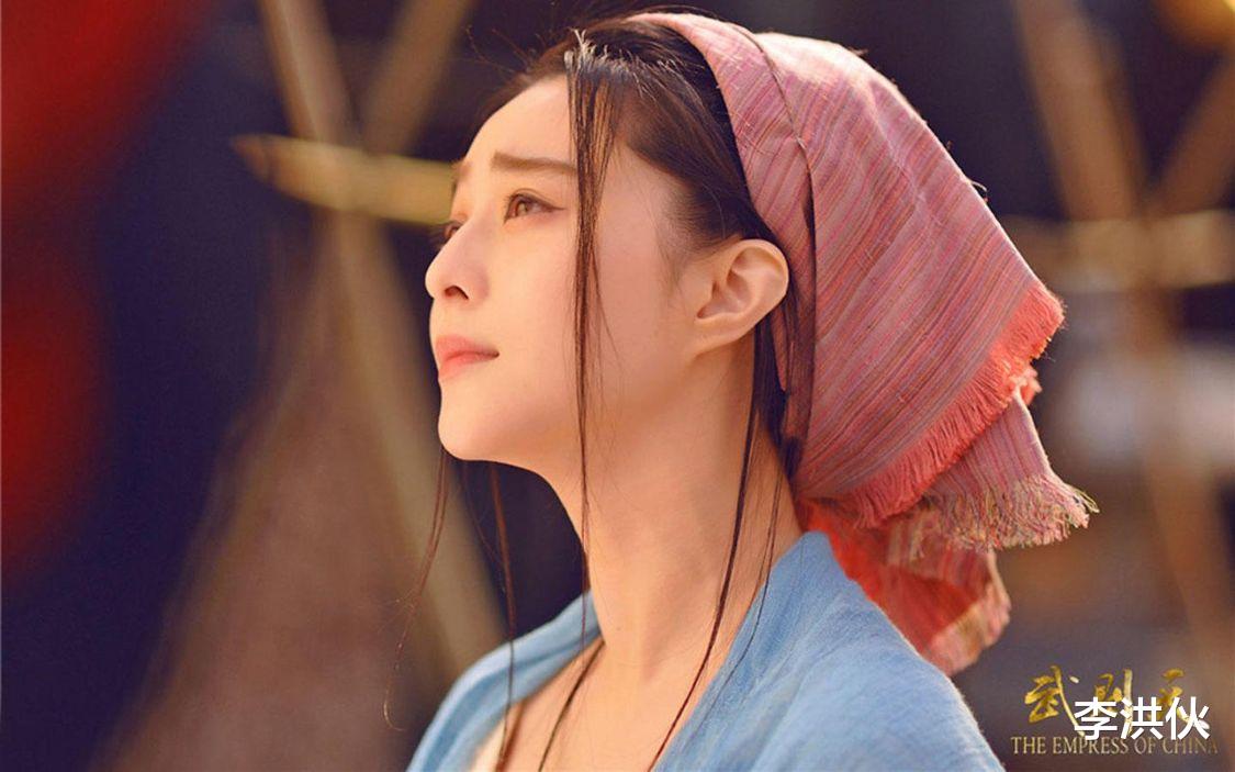 范冰冰|郑爽被正式立案调查，范冰冰借机发声，直呼“这个世界不公平”