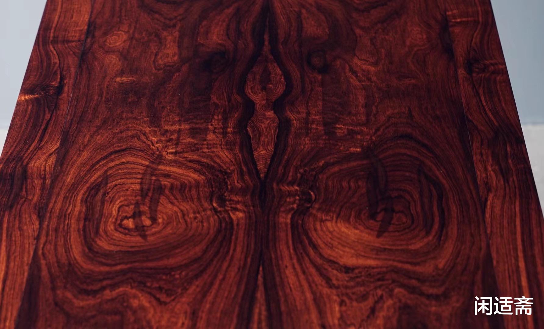 |精致隽永，海黄紫油梨鬼脸纹，夹头榫瓜棱腿平头案