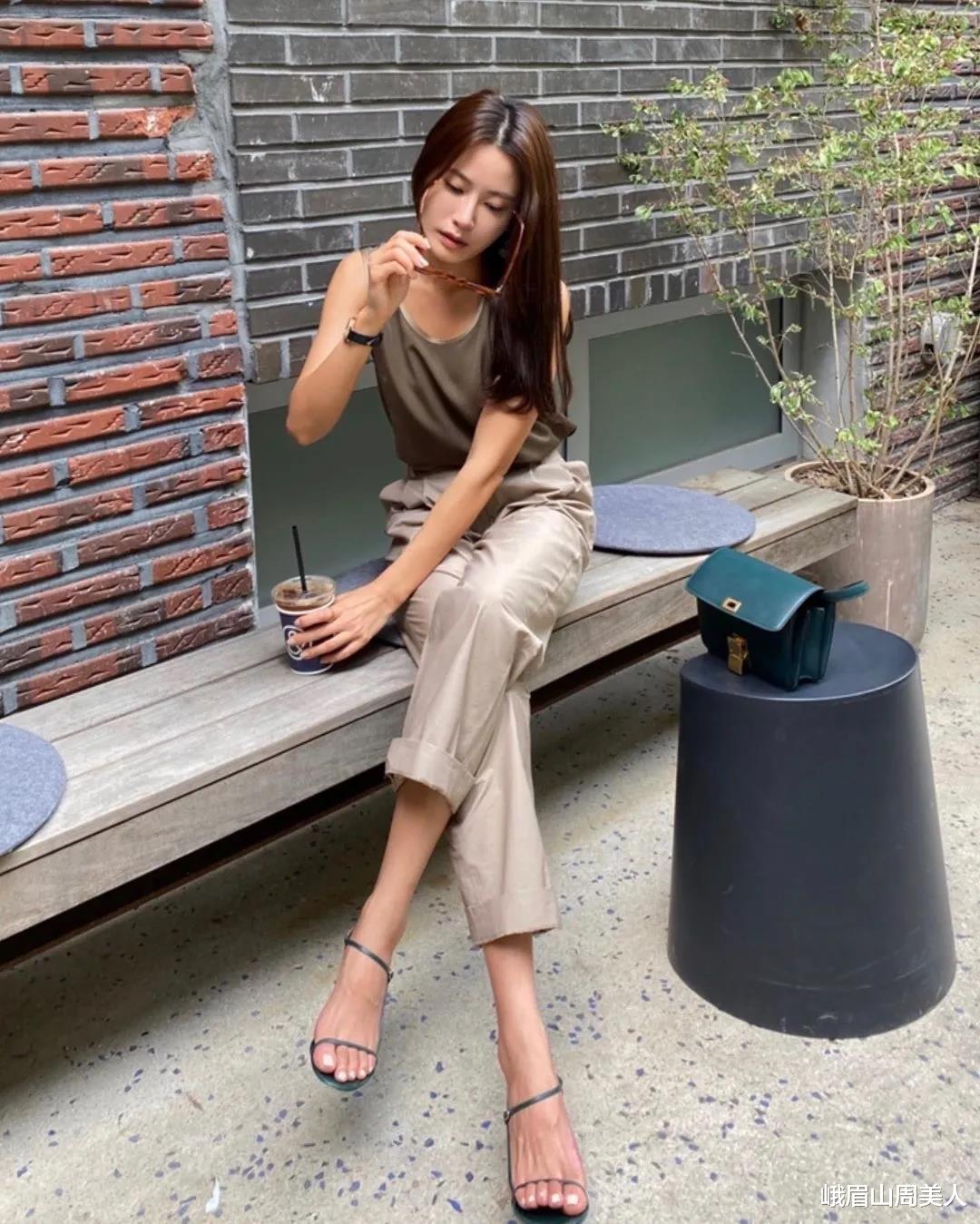 峨眉山周美人|?今夏“奶奶裤”火了！气质优雅还减龄，四五十岁的女人穿超合适