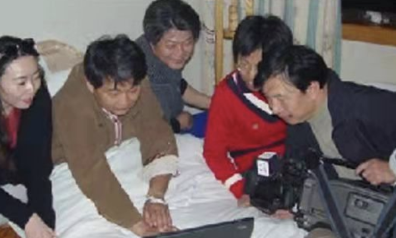 主持人|乡约主持人肖东坡：事业巅峰却遭离婚，丢校花老婆后与她55天闪婚