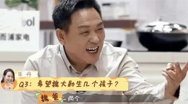 杨幂|幂女王上杂志宣布地下情玩完，小狼狗不求名分仍被甩只因毫无价值